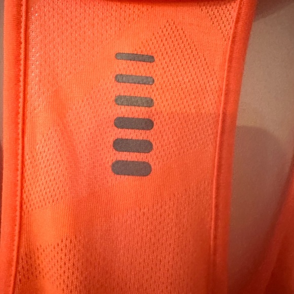 Under Armour Women's Heat Gear Orange Racerback Tank. Size XL. - Picture 7 of 8